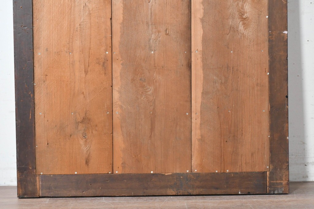 アンティーク建具　明治から大正期　深みのある色合いの小さな狐格子くぐり戸1枚　(R-087456)