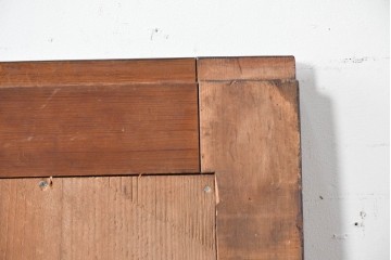 アンティーク建具　明治から大正期　深みのある色合いの小さな狐格子くぐり戸1枚　(R-087456)