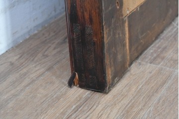 アンティーク建具　明治から大正期　深みのある色合いの小さな狐格子くぐり戸1枚　(R-087456)