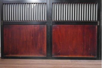 アンティーク建具　明治から大正期　すすけた風合いが魅力の格子帯戸4枚セット　(R-087457)