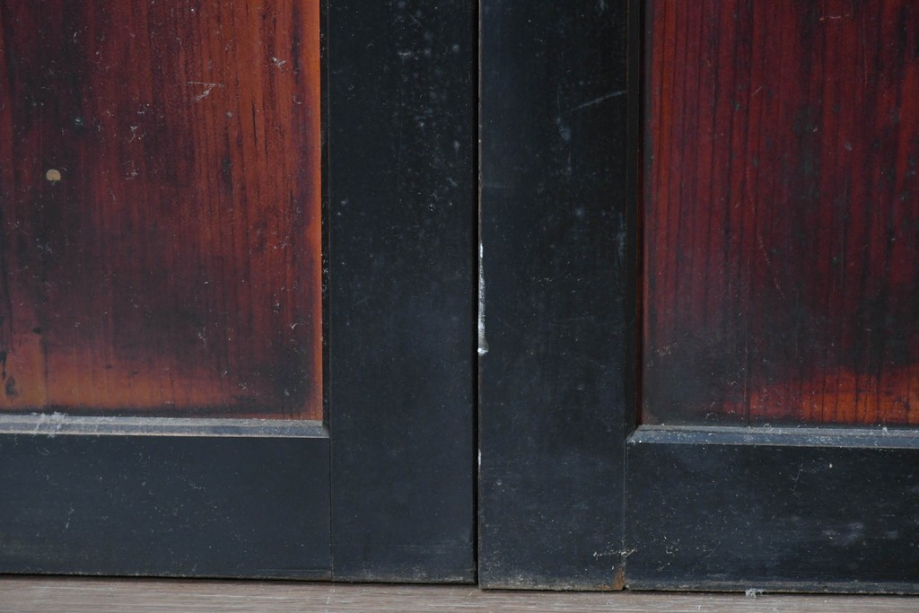 アンティーク建具　明治から大正期　すすけた風合いが魅力の格子帯戸4枚セット　(R-087457)