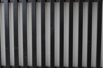 アンティーク建具　明治から大正期　すすけた風合いが魅力の格子帯戸4枚セット　(R-087457)