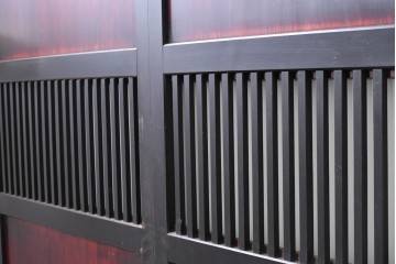 アンティーク建具　明治から大正期　すすけた風合いが魅力の格子帯戸4枚セット　(R-087457)