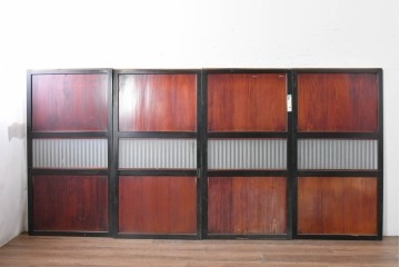 アンティーク建具　明治から大正期　すすけた風合いが魅力の格子帯戸4枚セット　(R-087457)