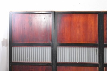 アンティーク建具　明治から大正期　すすけた風合いが魅力の格子帯戸4枚セット　(R-087457)