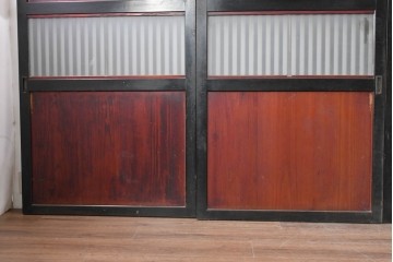 アンティーク建具　明治から大正期　すすけた風合いが魅力の格子帯戸4枚セット　(R-087457)