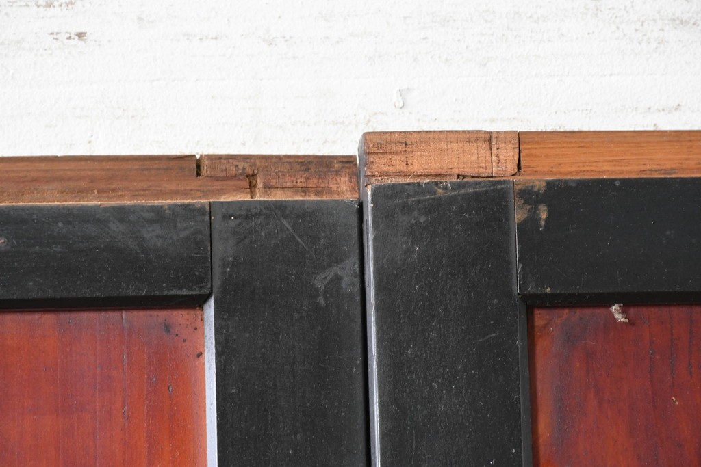 アンティーク建具　明治から大正期　すすけた風合いが魅力の格子帯戸4枚セット　(R-087457)