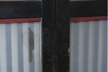 アンティーク建具　明治から大正期　すすけた風合いが魅力の格子帯戸4枚セット　(R-087457)