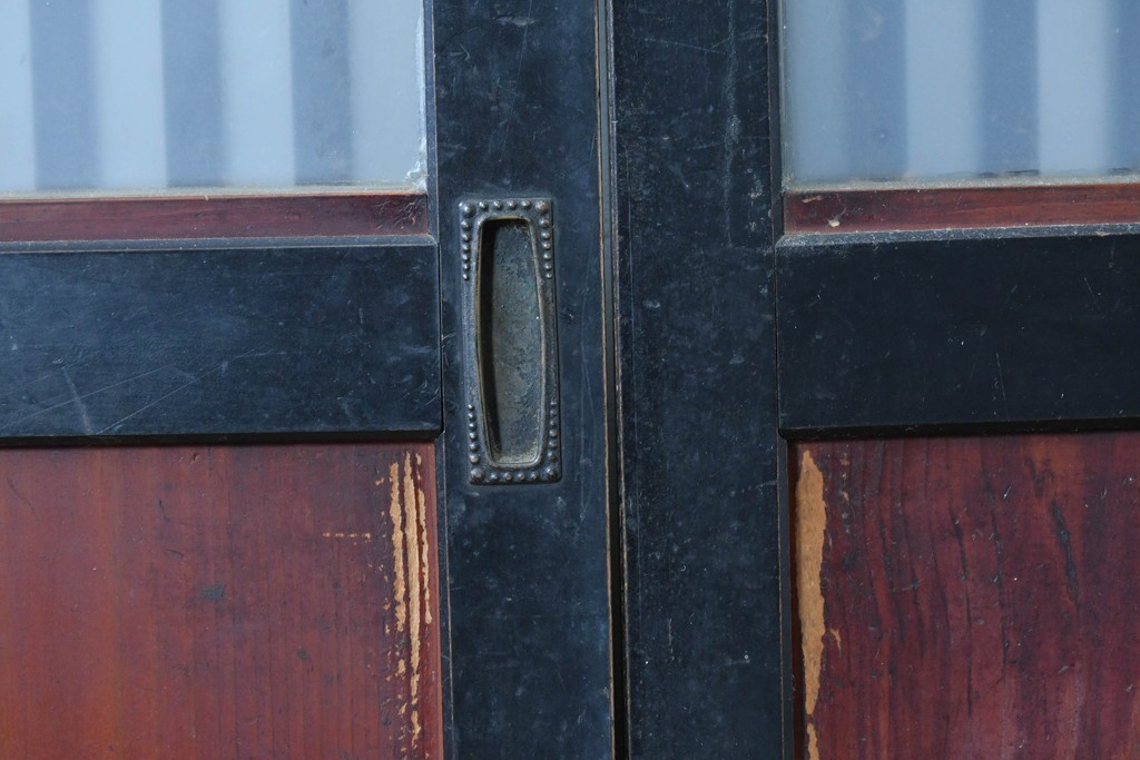 アンティーク建具　明治から大正期　すすけた風合いが魅力の格子帯戸4枚セット　(R-087457)