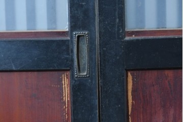 アンティーク建具　明治から大正期　すすけた風合いが魅力の格子帯戸4枚セット　(R-087457)