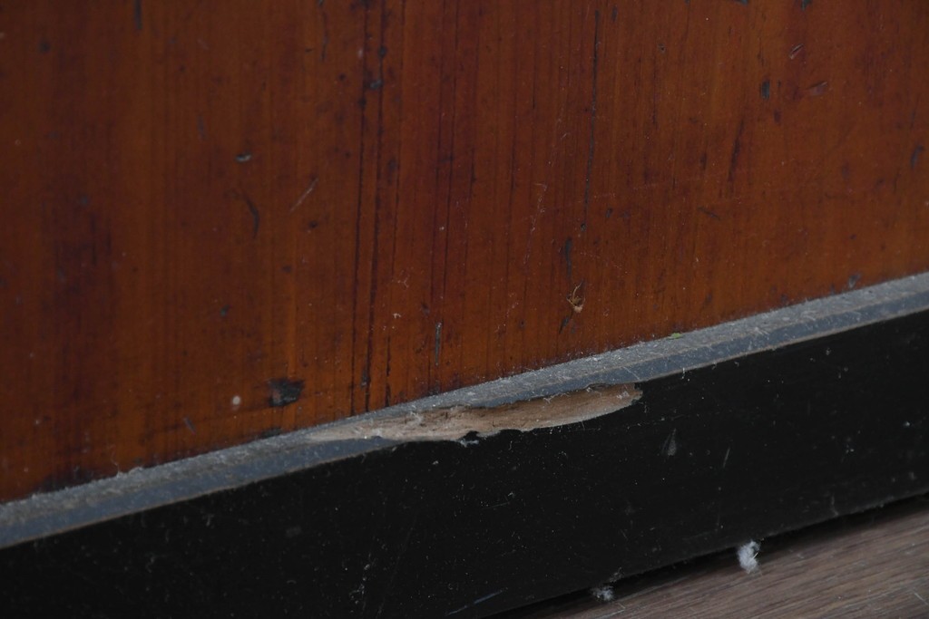 アンティーク建具　明治から大正期　すすけた風合いが魅力の格子帯戸4枚セット　(R-087457)