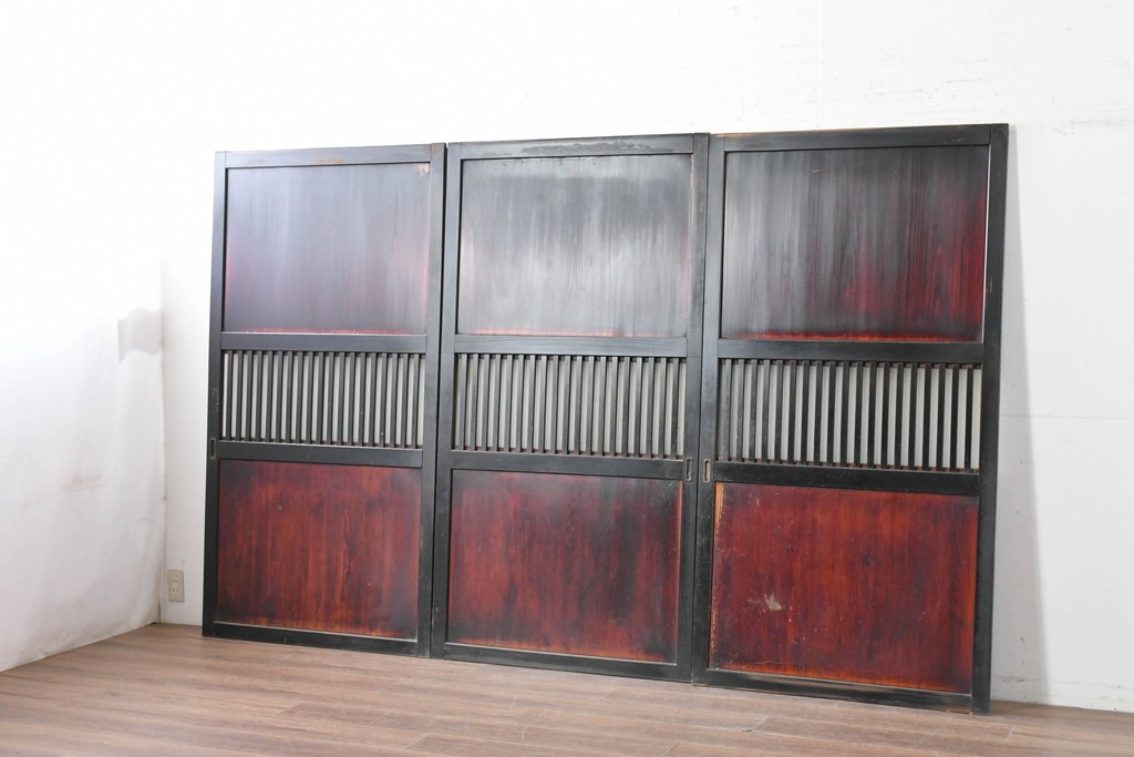 アンティーク建具　明治から大正期　すすけた風合いが魅力の格子帯戸3枚セット　(R-087458)