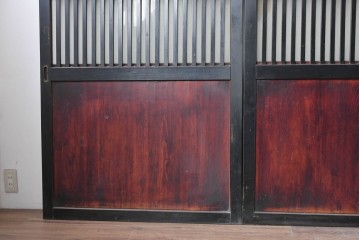 アンティーク建具　明治から大正期　すすけた風合いが魅力の格子帯戸3枚セット　(R-087458)