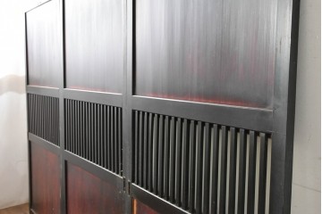 アンティーク建具　明治から大正期　すすけた風合いが魅力の格子帯戸3枚セット　(R-087458)