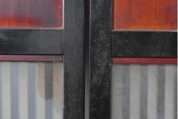 アンティーク建具　明治から大正期　すすけた風合いが魅力の格子帯戸3枚セット　(R-087458)