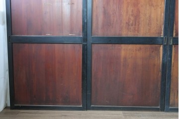 アンティーク建具　明治期　味わい深い木肌と黒框のコントラストが印象的な板戸4枚セット　(R-087459)