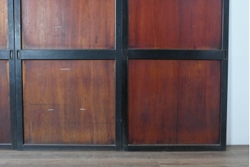 アンティーク建具　明治期　味わい深い木肌と黒框のコントラストが印象的な板戸4枚セット　(R-087459)