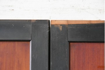 アンティーク建具　明治期　味わい深い木肌と黒框のコントラストが印象的な板戸4枚セット　(R-087459)