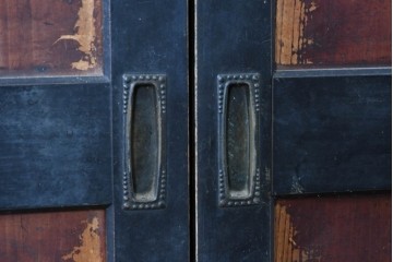 アンティーク建具　明治期　味わい深い木肌と黒框のコントラストが印象的な板戸4枚セット　(R-087459)