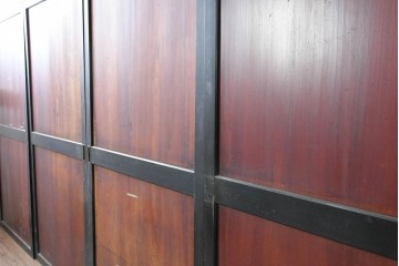 アンティーク建具　明治期　味わい深い木肌と黒框のコントラストが印象的な板戸4枚セット　(R-087459)