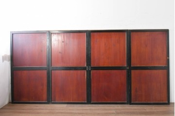 アンティーク建具　明治期　味わい深い木肌と黒框のコントラストが印象的な板戸4枚セット　(R-087459)