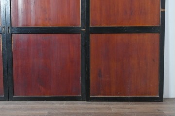アンティーク建具　明治期　味わい深い木肌と黒框のコントラストが印象的な板戸4枚セット　(R-087459)