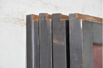 アンティーク建具　明治期　味わい深い木肌と黒框のコントラストが印象的な板戸4枚セット　(R-087459)