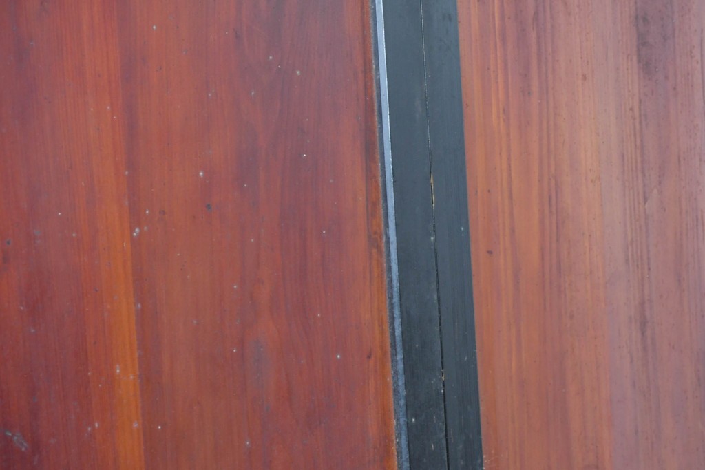 アンティーク建具　明治期　黒い框に板戸面が映える板戸2枚セット　(R-087460)