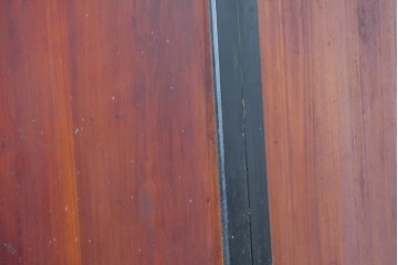 アンティーク建具　明治期　黒い框に板戸面が映える板戸2枚セット　(R-087460)