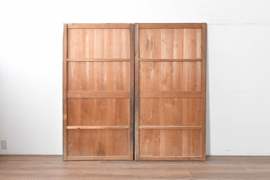 アンティーク建具　明治期　黒い框に板戸面が映える板戸2枚セット　(R-087460)