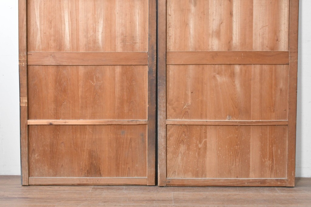 アンティーク建具　明治期　黒い框に板戸面が映える板戸2枚セット　(R-087460)