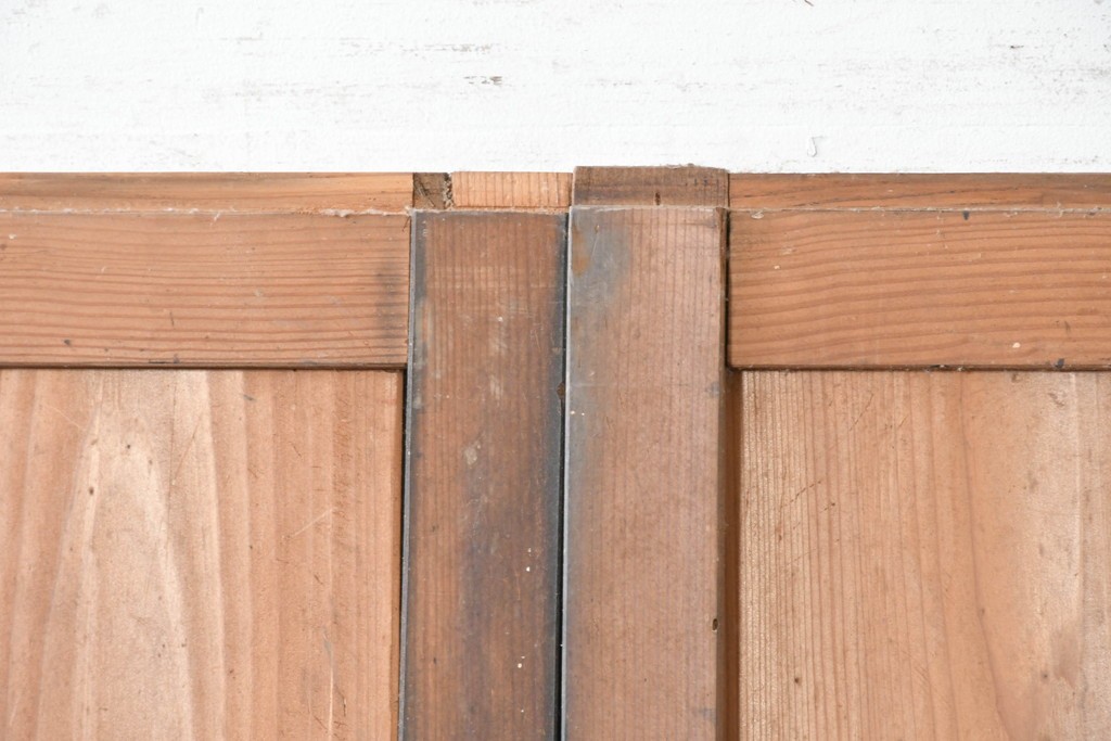 アンティーク建具　明治期　黒い框に板戸面が映える板戸2枚セット　(R-087460)