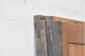 アンティーク建具　明治期　黒い框に板戸面が映える板戸2枚セット　(R-087460)