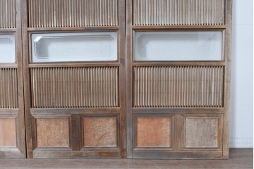アンティーク建具　昭和初期　裏障子付き　すっきりとした細身の桟が美しい幅狭格子戸4枚セット　(R-087461)