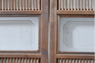 アンティーク建具　昭和初期　裏障子付き　すっきりとした細身の桟が美しい幅狭格子戸4枚セット　(R-087461)