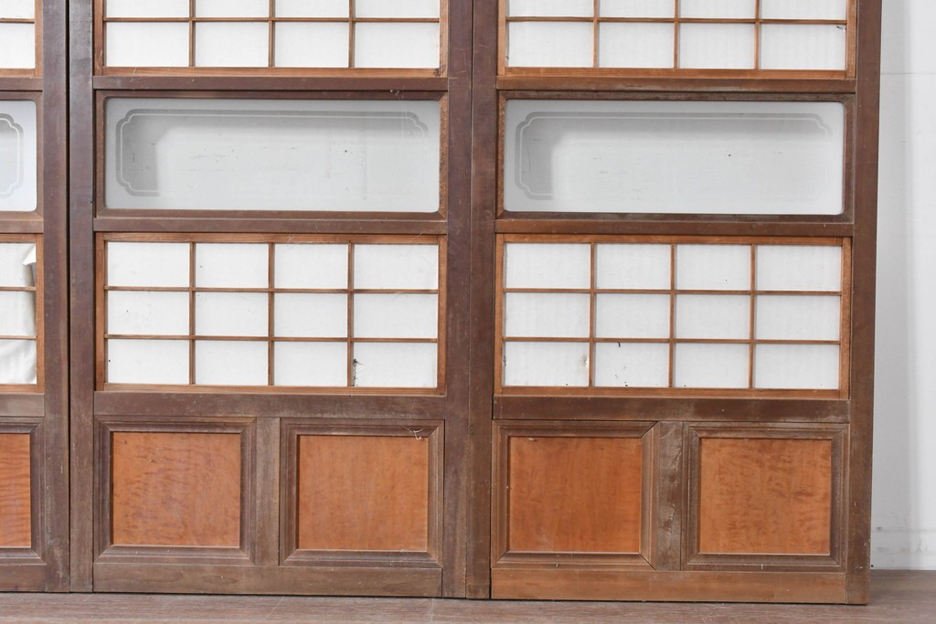 アンティーク建具　昭和初期　裏障子付き　すっきりとした細身の桟が美しい幅狭格子戸4枚セット　(R-087461)