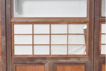 アンティーク建具　昭和初期　裏障子付き　すっきりとした細身の桟が美しい幅狭格子戸4枚セット　(R-087461)