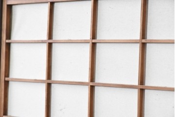 アンティーク建具　昭和初期　裏障子付き　すっきりとした細身の桟が美しい幅狭格子戸4枚セット　(R-087461)