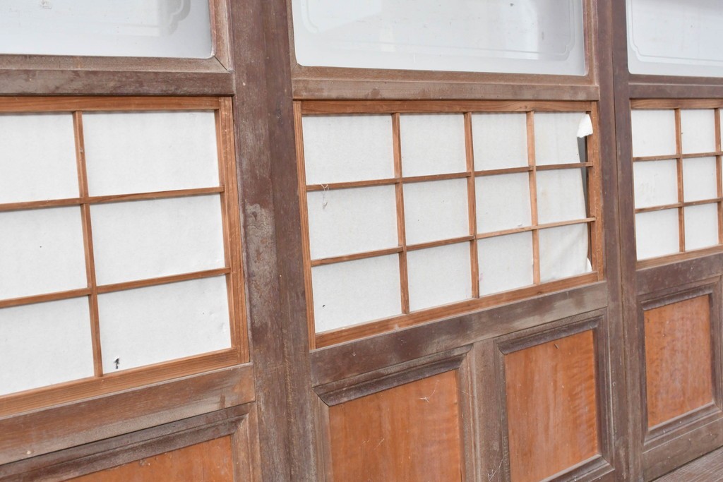 アンティーク建具　昭和初期　裏障子付き　すっきりとした細身の桟が美しい幅狭格子戸4枚セット　(R-087461)