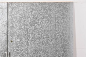 ヴィンテージ建具　昭和後期　インダストリアルな空間づくりにおすすめのブリキ板引き戸2枚セット　(R-087462)