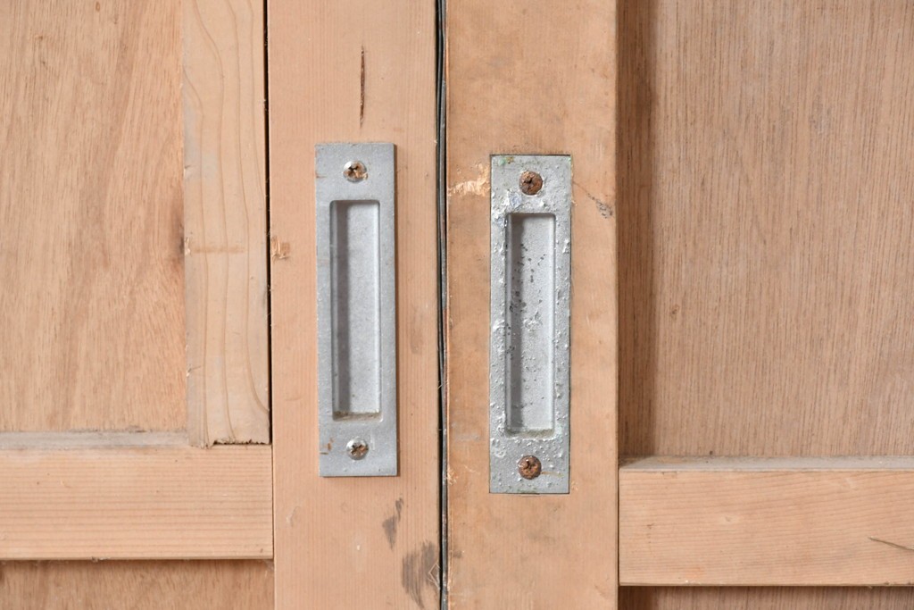 ヴィンテージ建具　昭和後期　インダストリアルな空間づくりにおすすめのブリキ板引き戸2枚セット　(R-087462)