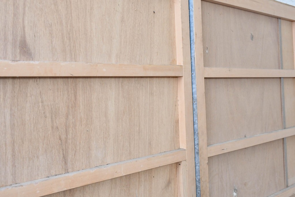 ヴィンテージ建具　昭和後期　インダストリアルな空間づくりにおすすめのブリキ板引き戸2枚セット　(R-087462)