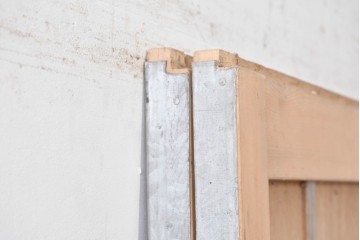 ヴィンテージ建具　昭和後期　インダストリアルな空間づくりにおすすめのブリキ板引き戸2枚セット　(R-087462)