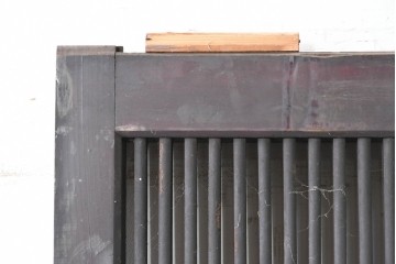 アンティーク建具　明治から大正期　栗材の力強い表情と格子意匠が美しい蔵戸1枚　(R-087464)