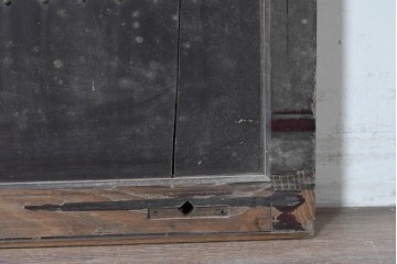 アンティーク建具　明治から大正期　栗材の力強い表情と格子意匠が美しい蔵戸1枚　(R-087464)