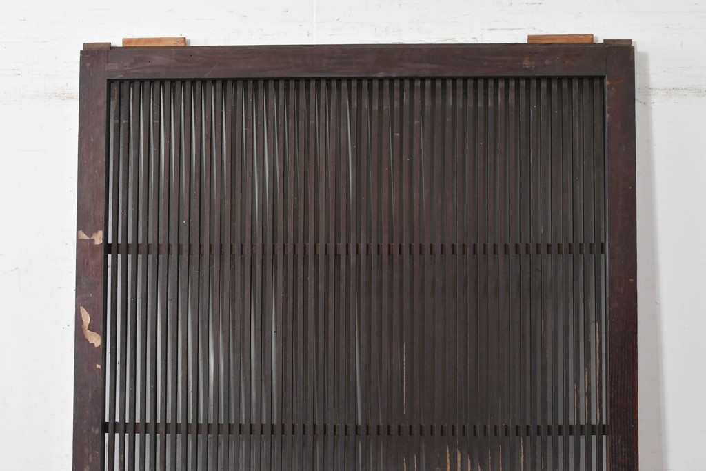 アンティーク建具　明治から大正期　栗材の力強い表情と格子意匠が美しい蔵戸1枚　(R-087464)