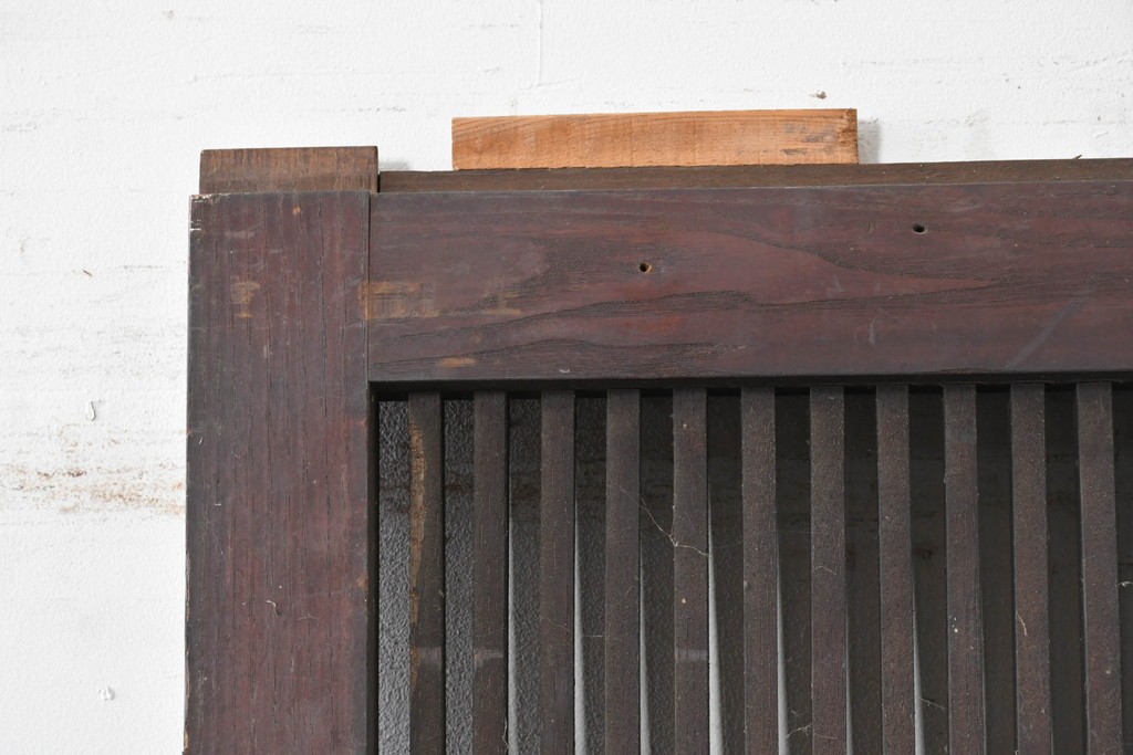 アンティーク建具　明治から大正期　栗材の力強い表情と格子意匠が美しい蔵戸1枚　(R-087464)