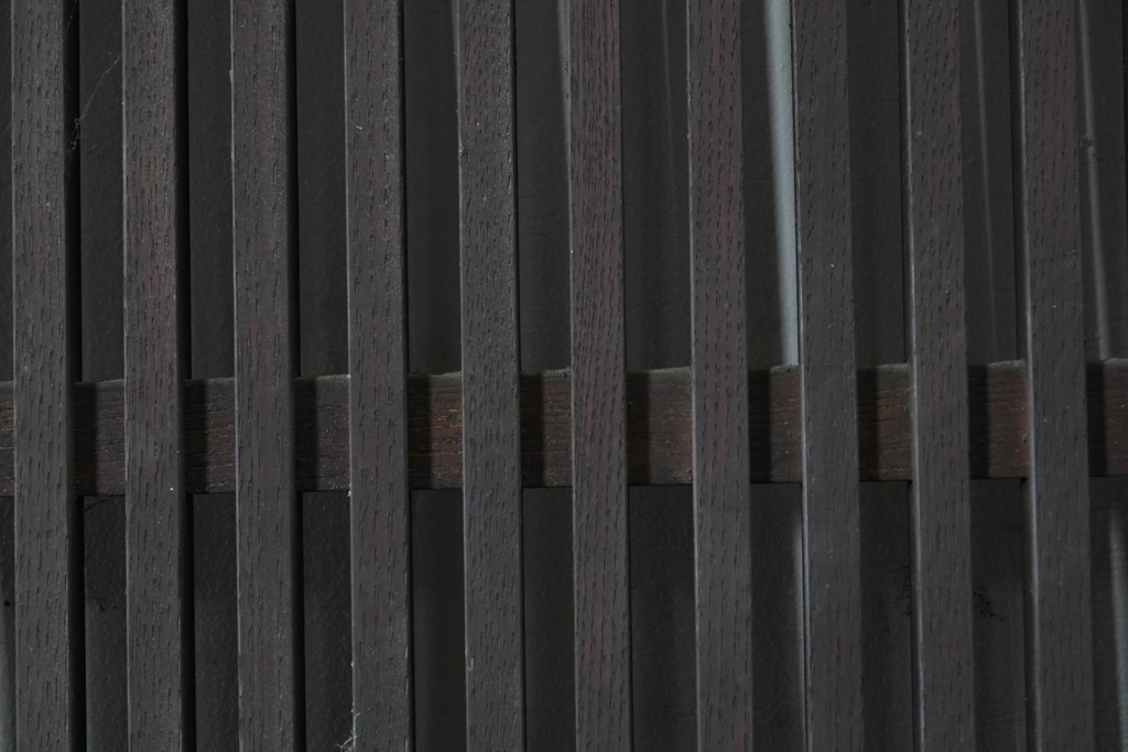 アンティーク建具　明治から大正期　栗材の力強い表情と格子意匠が美しい蔵戸1枚　(R-087464)