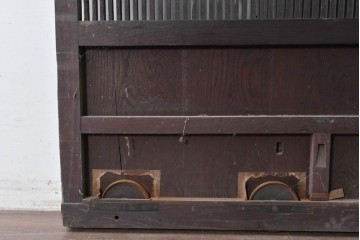 アンティーク建具　明治から大正期　栗材の力強い表情と格子意匠が美しい蔵戸1枚　(R-087464)