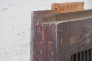 アンティーク建具　明治から大正期　栗材の力強い表情と格子意匠が美しい蔵戸1枚　(R-087464)